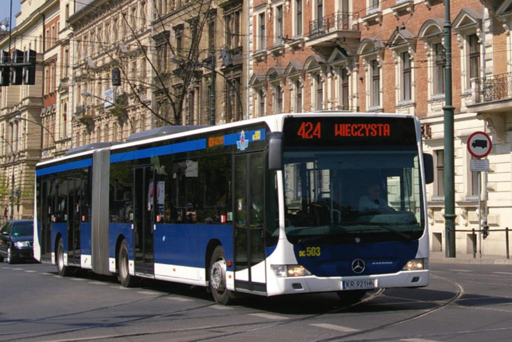 Зміни в русі автобусів та трамваїв упродовж "довгого вікенду" mercedes 1170x780 1024x683