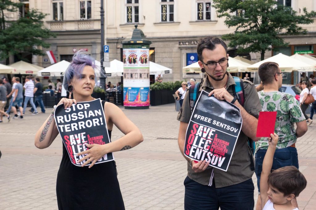 Флешмоб у підтримку Сенцова – під час святкування Дня Незалежності України у Кракові sencov 1 1024x682