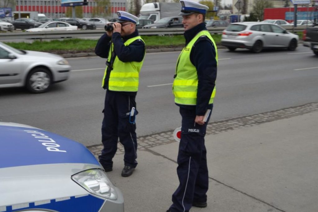 Велика акція поліції на дорогах Польщі: зважайте, щоби не отримати штраф 3 lornetka 0 1170x780 1024x683