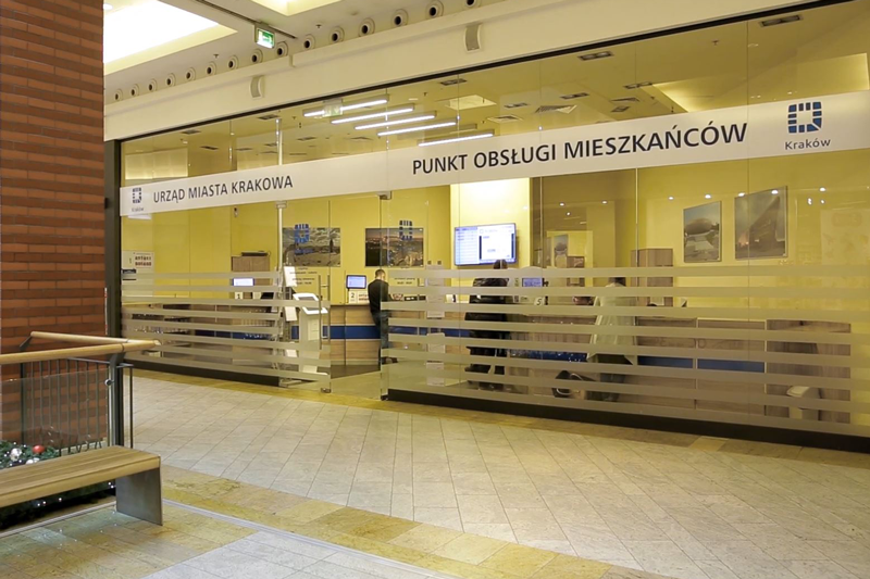 Управління відновлюють обслуговування мешканців у двох торгових центрах Кракова 4 2