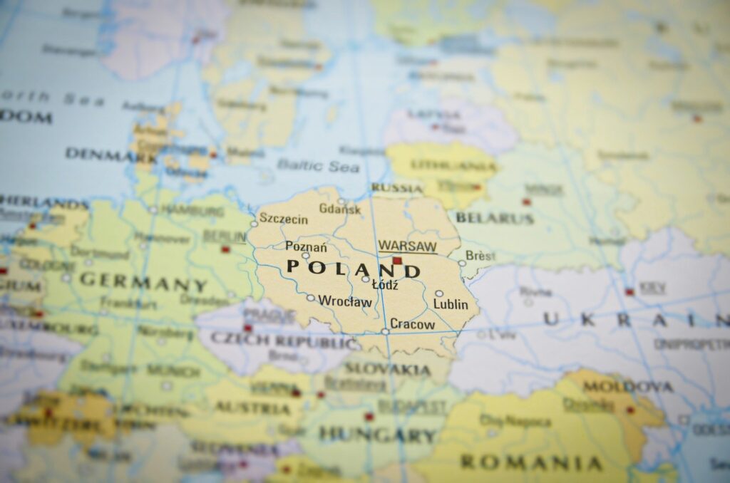 В деяких воєводствах Польщі знову можуть ввести карантинні обмеження. Серед них Малопольське european union 1204030 1920 1024x678