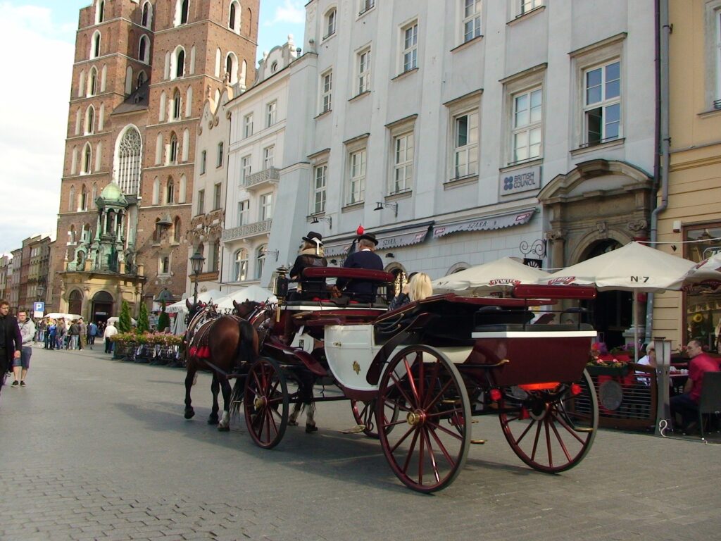 Коней на Ринку у Кракові поки що не буде krakow 1131403 1920 1024x768