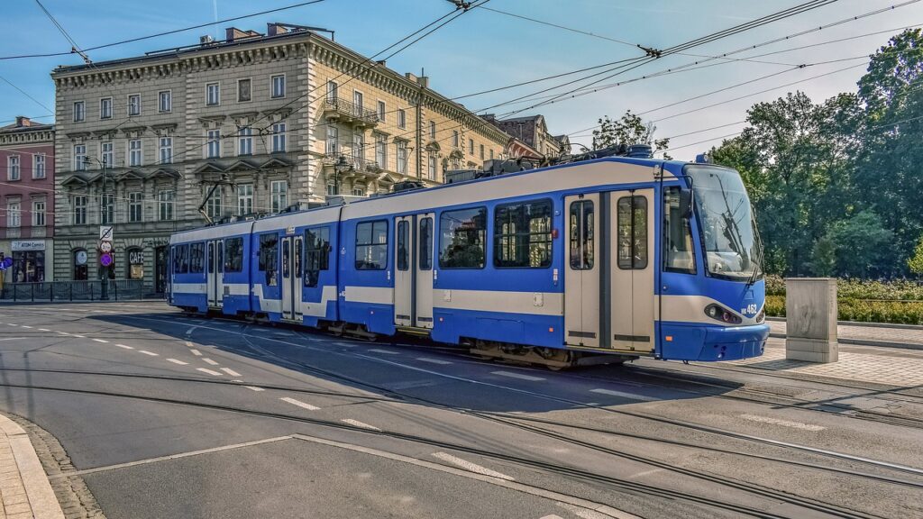 Вітання до 8 березня у краківському міському транспорті tram 4442020 1280 1024x576