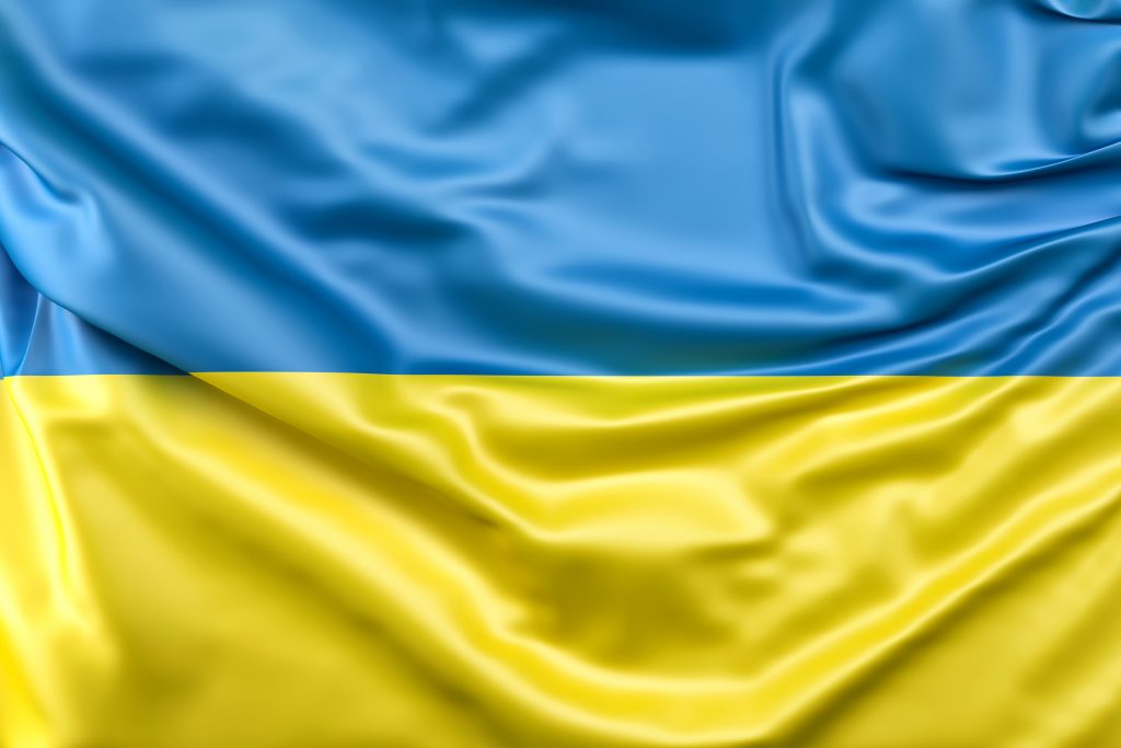 Президент Польщі обіцяє спільну відповідь ЄС та НАТО на вторгнення Росії flag ukraine 2 1024x683