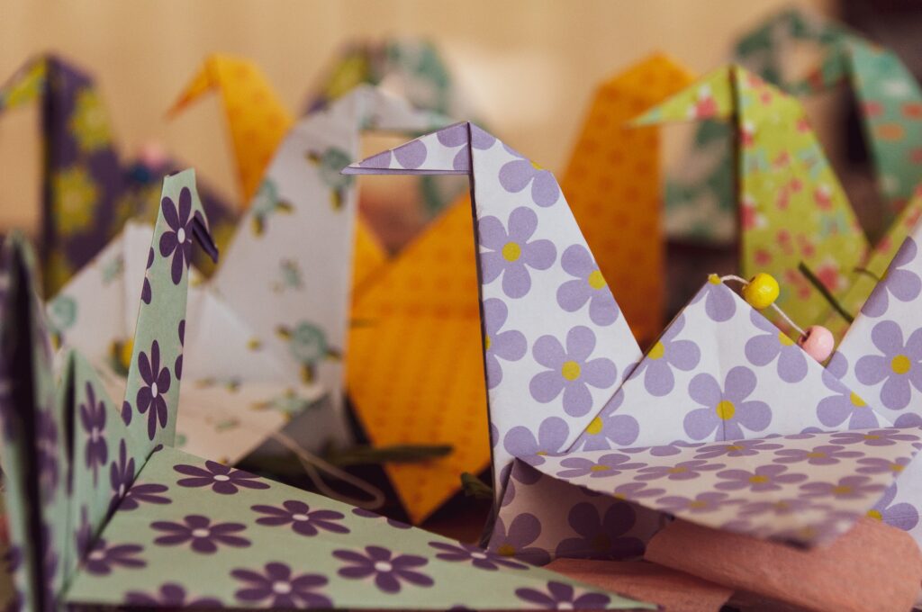 У Кракові складуть 1000 журавликів як символ миру в Україні origami gef16e740e 1920 1024x680