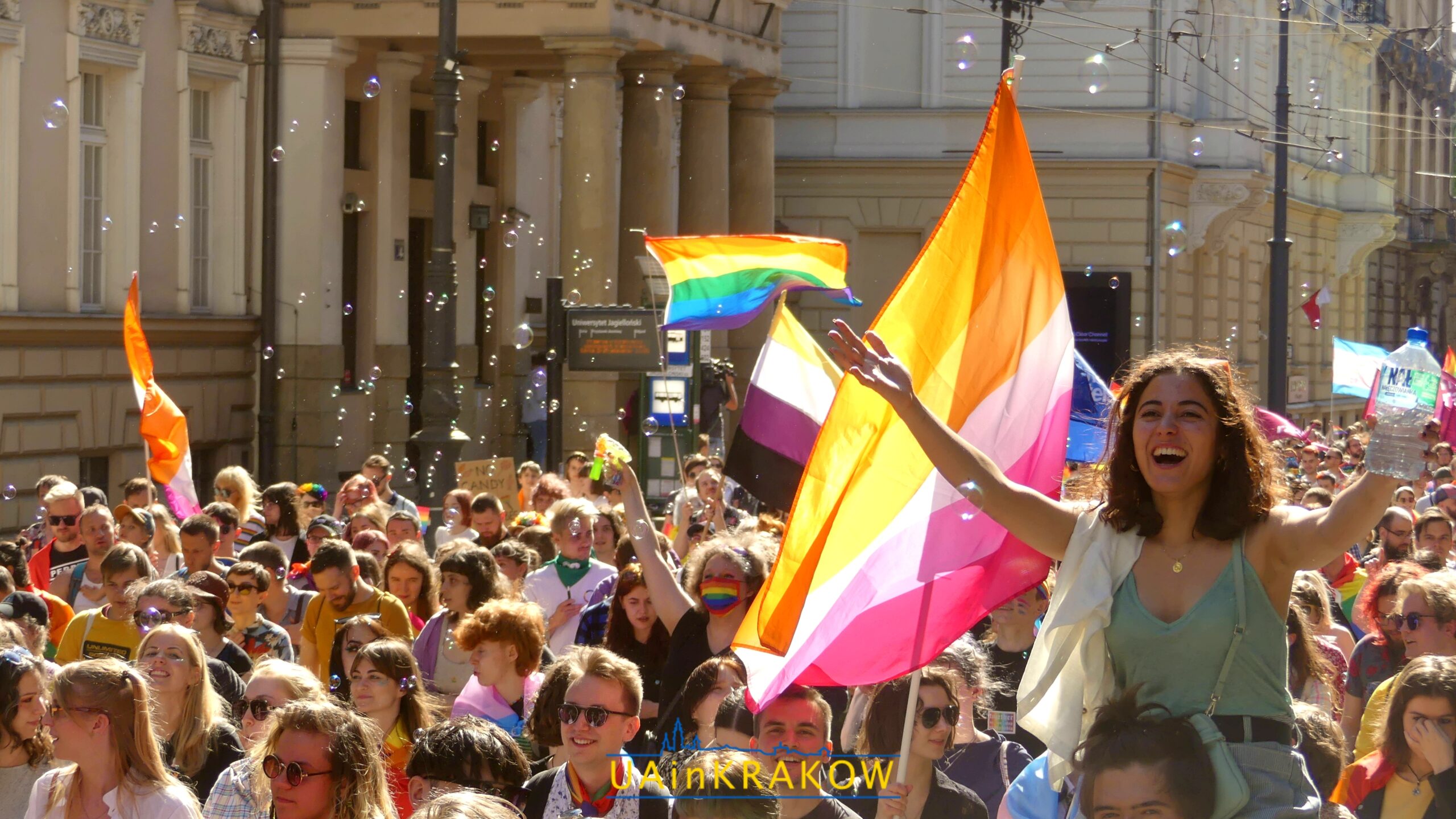 Кохання, рівність, толерантність: як пройшов Марш рівності в Кракові [ФОТО] 18 scaled