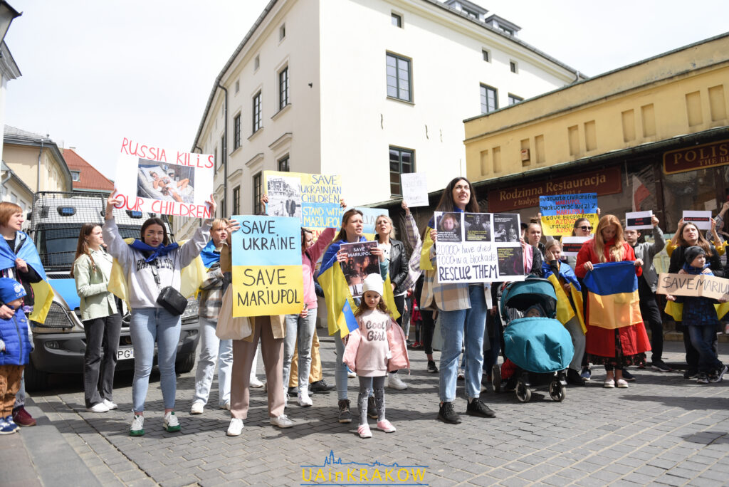 У Кракові відбувся мітинг на підтримку Маріуполя [ФОТО]