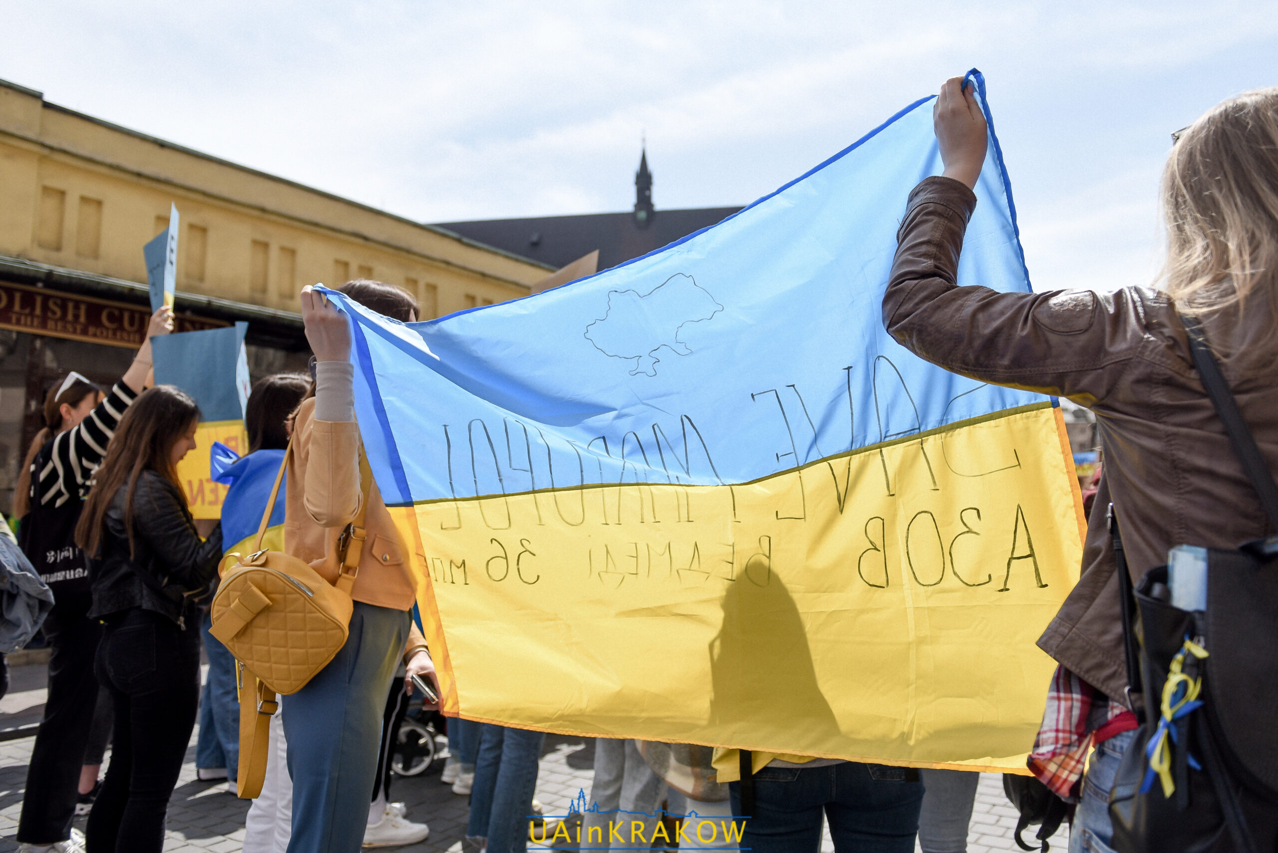 У Кракові відбувся мітинг на підтримку Маріуполя [ФОТО] dsc 1896 scaled