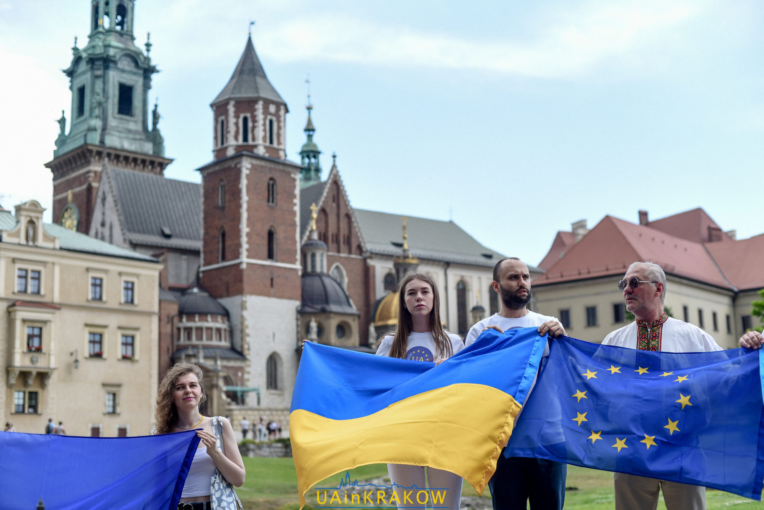 Українці в Кракові долучилися до світового рекорду з одночасного виконання “Ой у лузі червона калина” dsc 0037 scaled