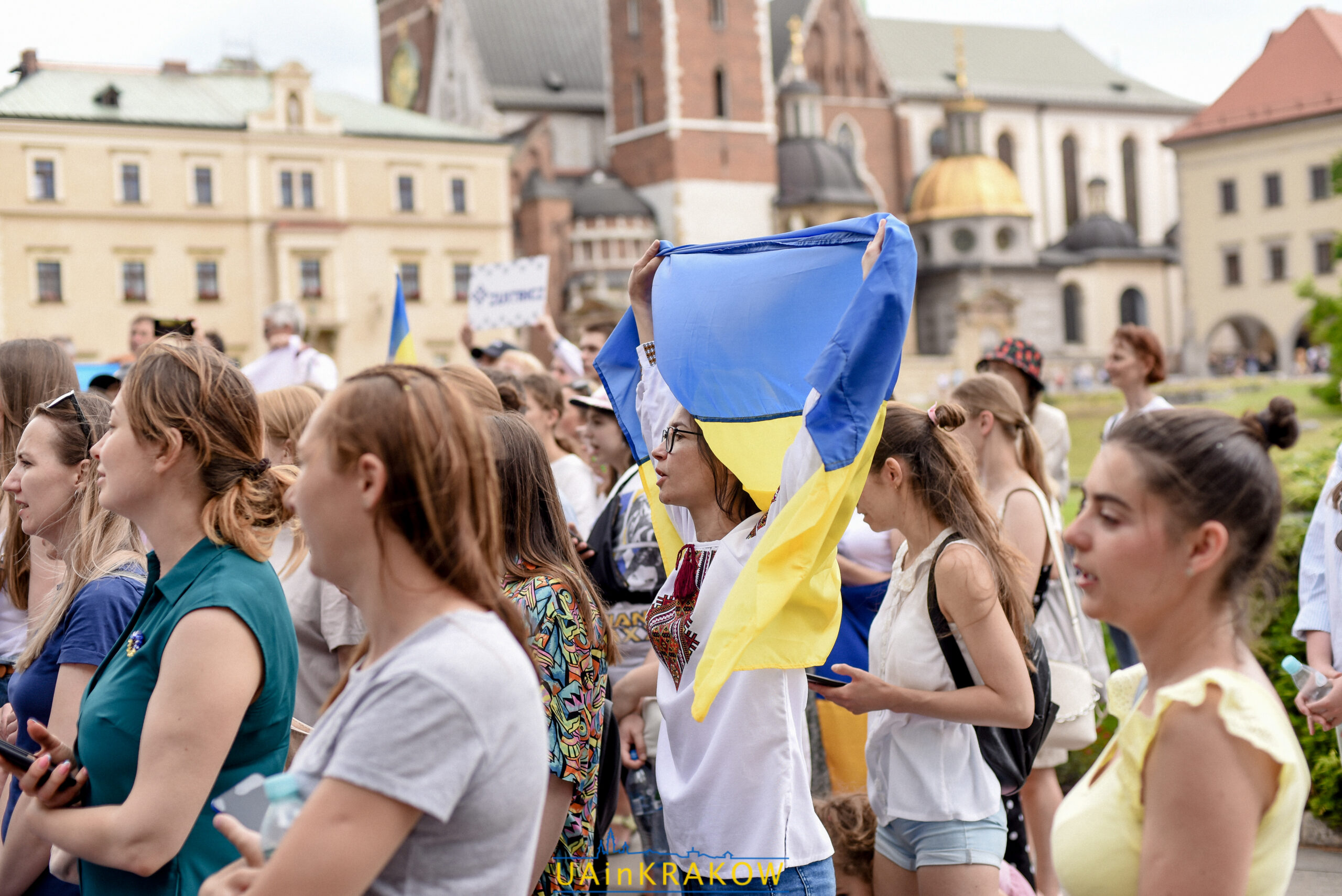 Українці в Кракові долучилися до світового рекорду з одночасного виконання “Ой у лузі червона калина” dsc 0096 scaled