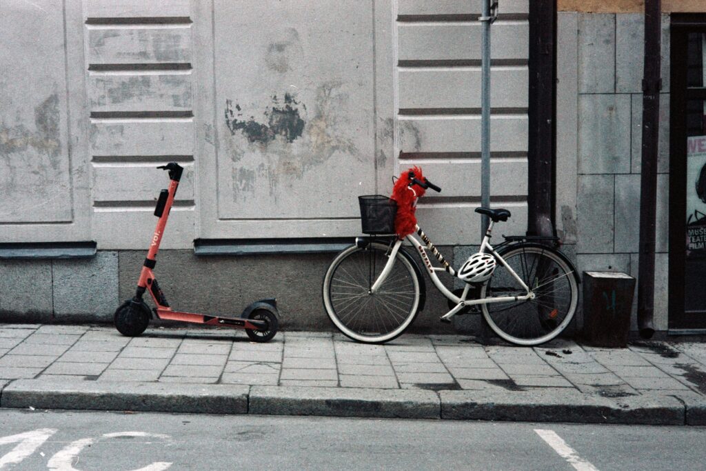 Правила їзди велосипедом і електросамокатом у Кракові: що потрібно знати