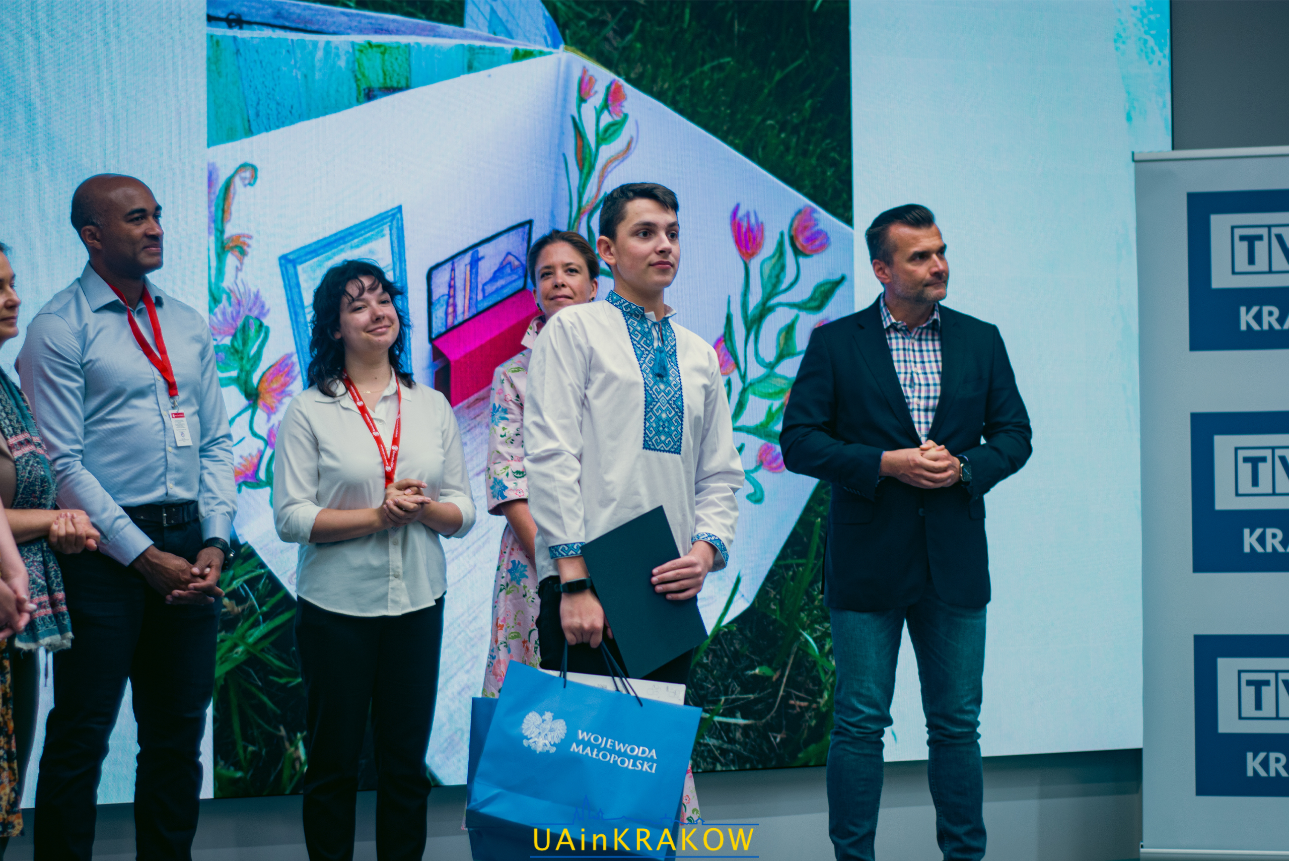“Мир повернувся”: у Кракові нагородили дітей з України за найкращий малюнок [ФОТО] uainkrakow22