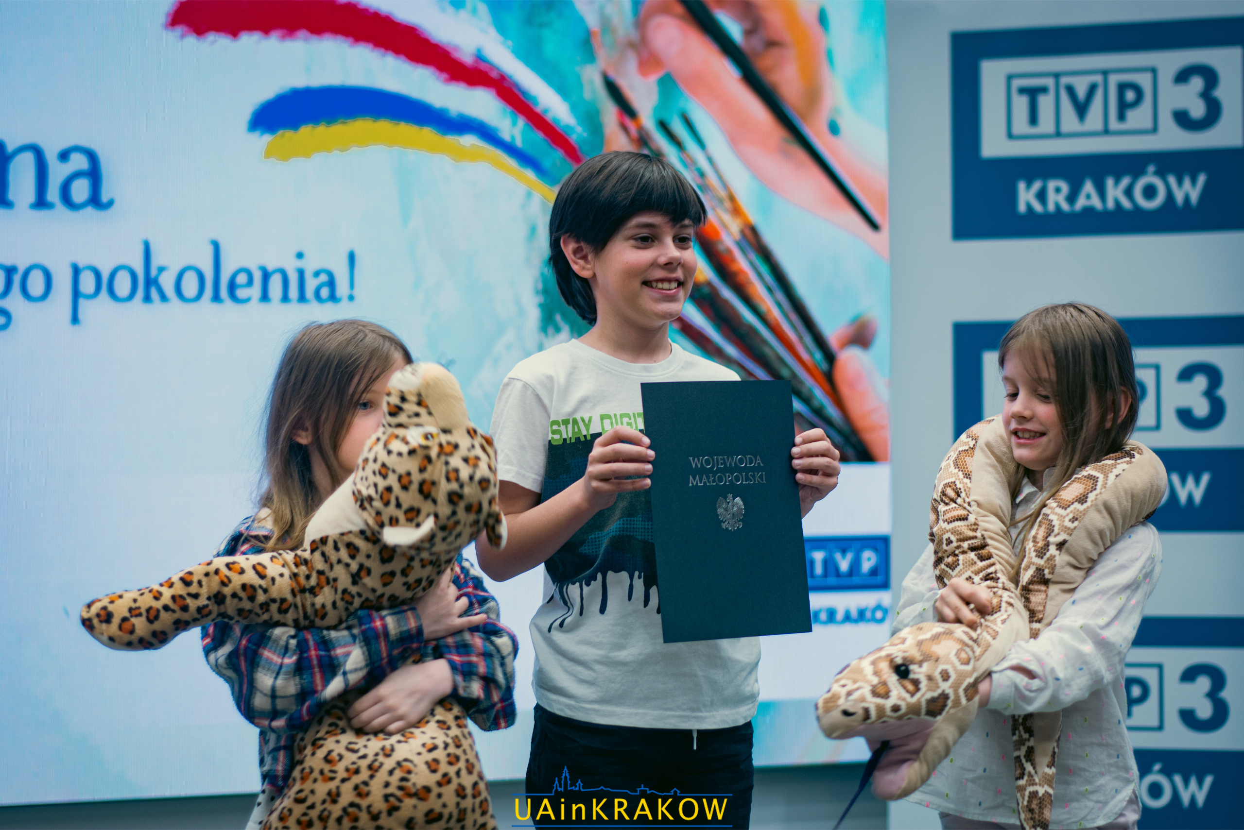 “Мир повернувся”: у Кракові нагородили дітей з України за найкращий малюнок [ФОТО] uainkrakow59