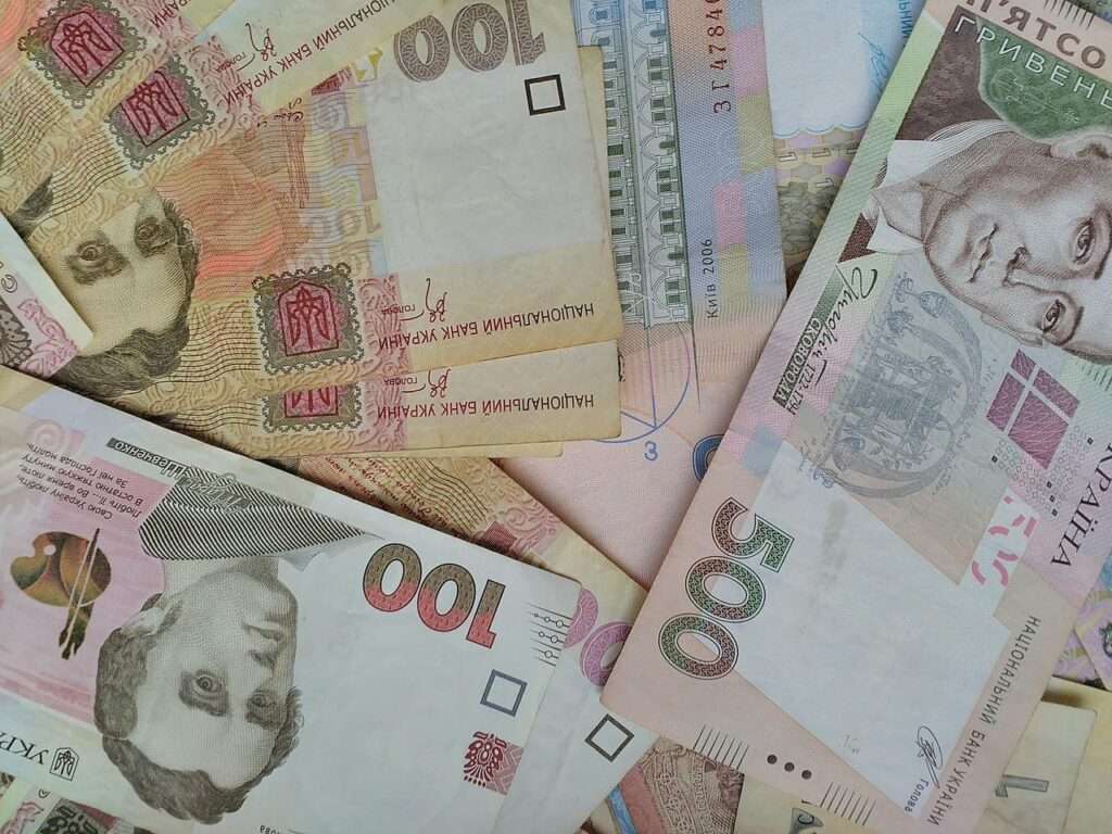 10 вересня банк PKO перестане міняти гривні на злоті за курсом Нацбанку  Pko Money G Ff UAinKrakow.pl