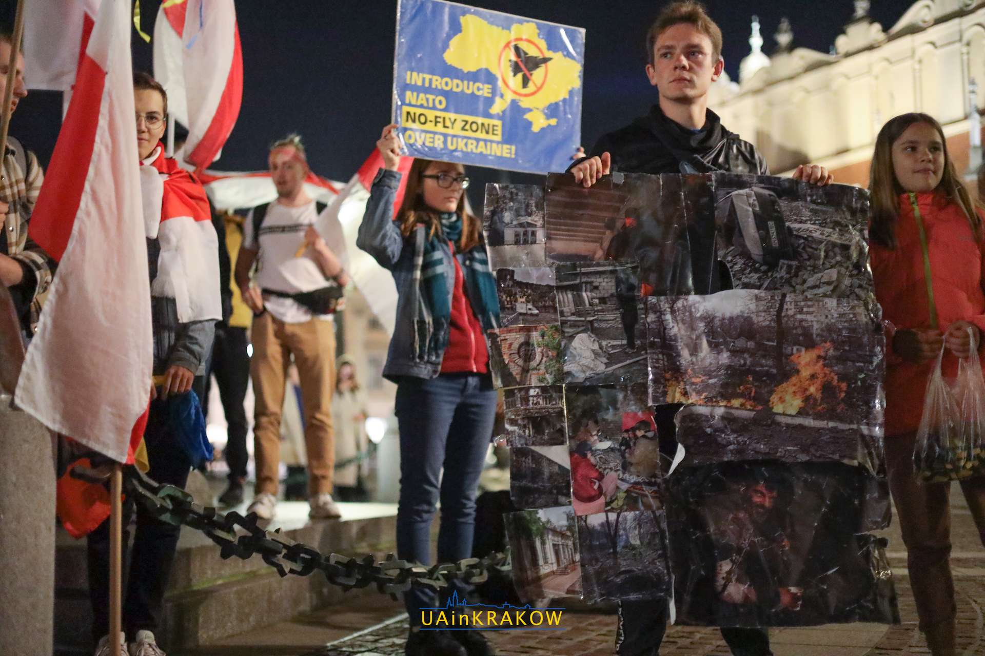 “У нас всіх одна ціль — перемога України”: учасники  мітингу на Площі Ринок у Кракові L A UAinKrakow.pl